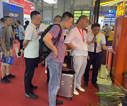 直擊上海埃森焊接展丨鑫全利展會第一天，人流如織，精彩不斷！